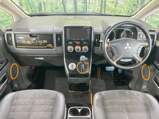 Mitsubishi Delica D:5 2017 photo 2