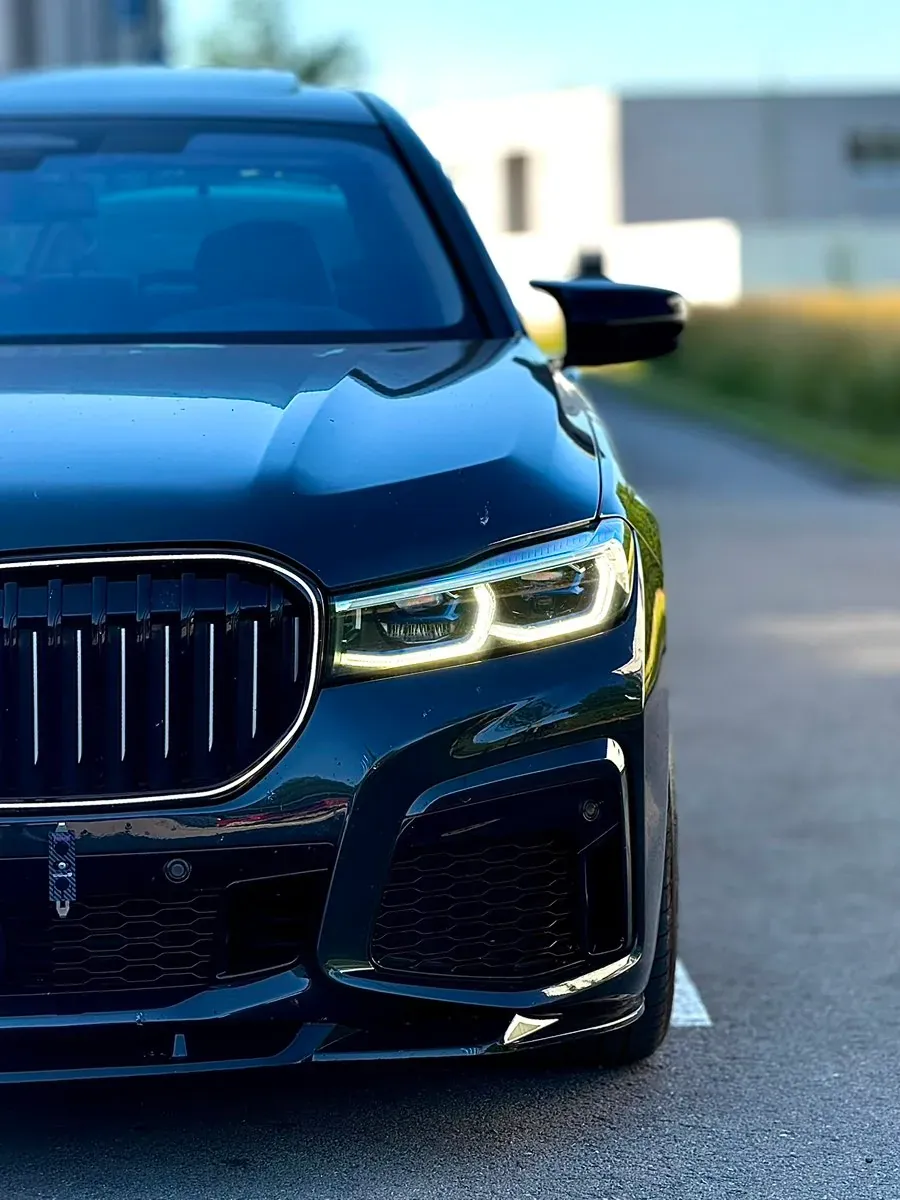 BMW 7 Series 2021 photo 2