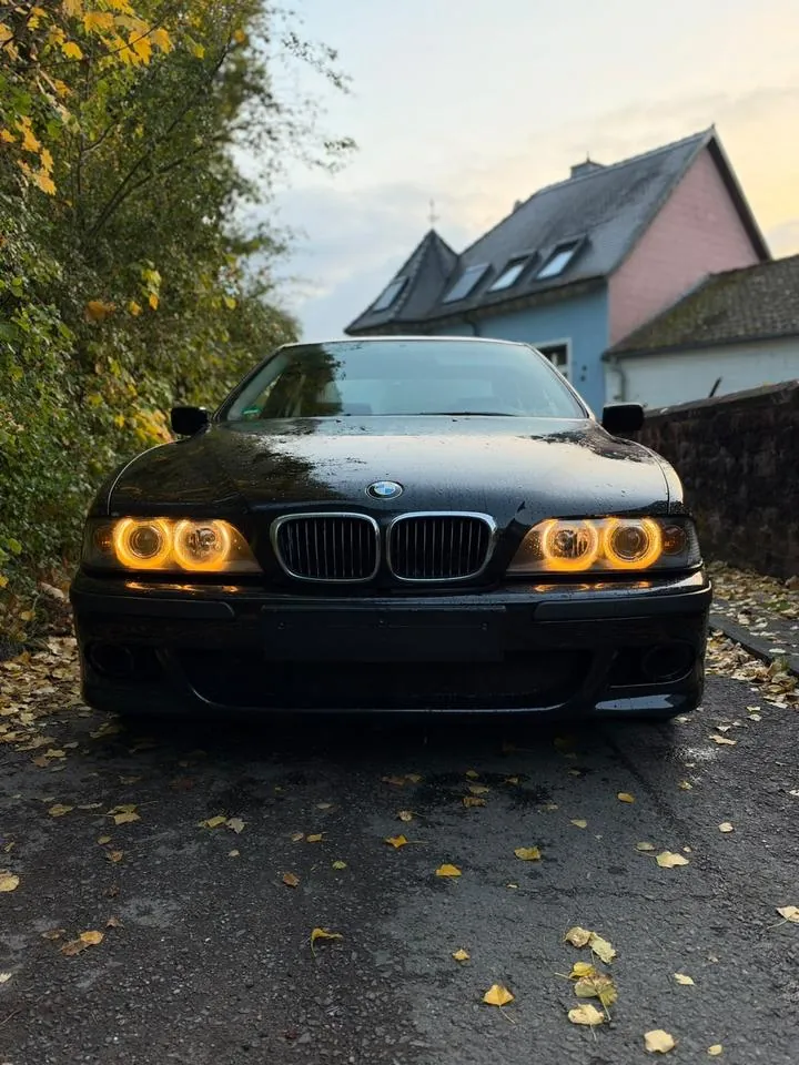 BMW 520I