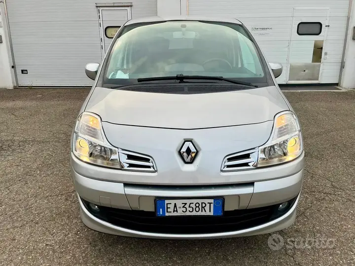 Renault Modus 2010 photo 2