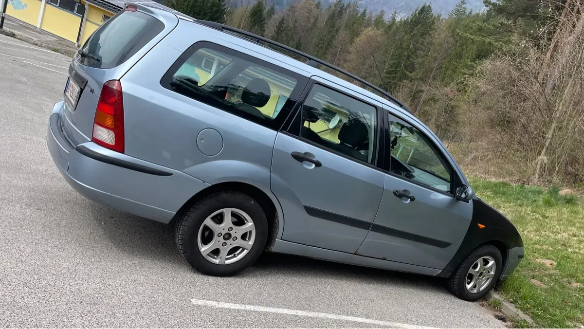 Ford Focus 2004 photo 2