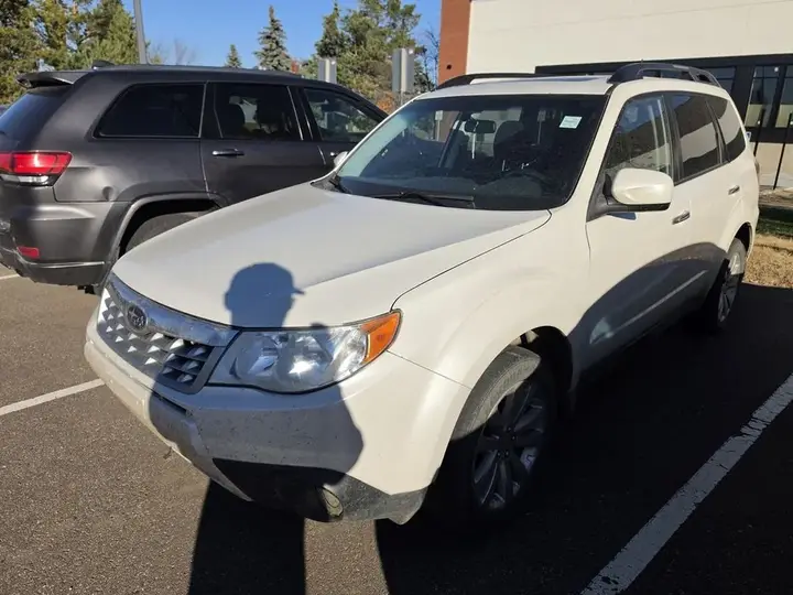 Subaru Forester 2011 photo 2