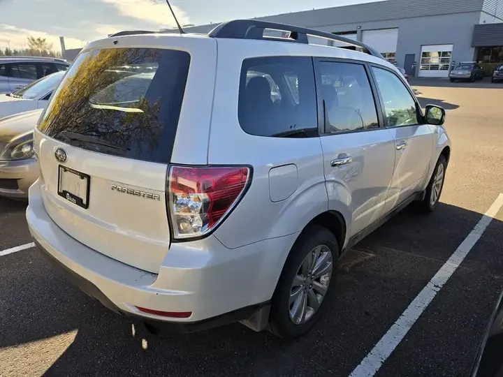 Subaru Forester 2011 photo 5