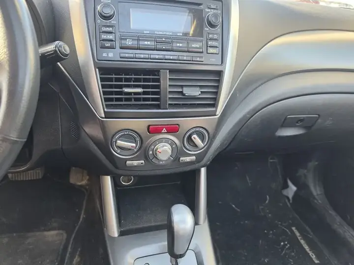 Subaru Forester 2011 photo 4