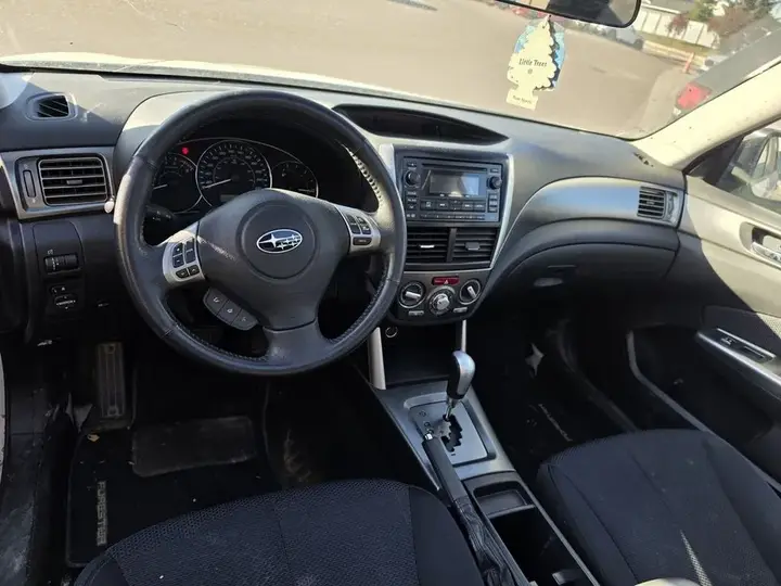 Subaru Forester 2011 photo 3