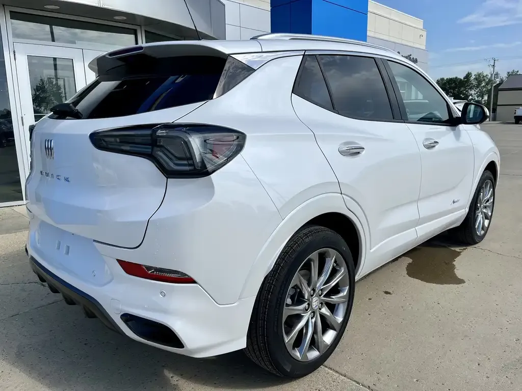Buick Encore 2026 photo 2