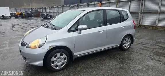 Honda Jazz 2005 photo 2