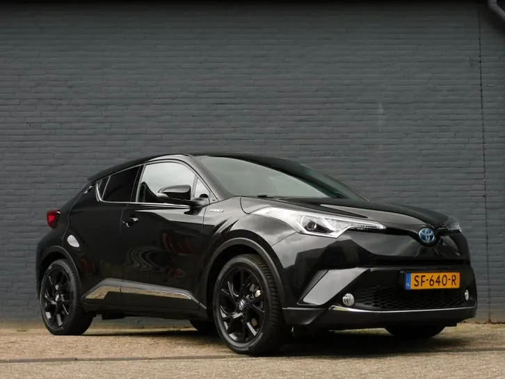 Toyota C-Hr 2018 photo 2