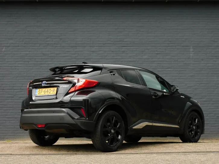 Toyota C-Hr 2018 photo 3
