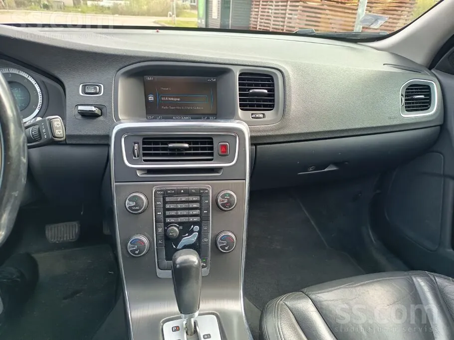 Volvo V60 2011 photo 4