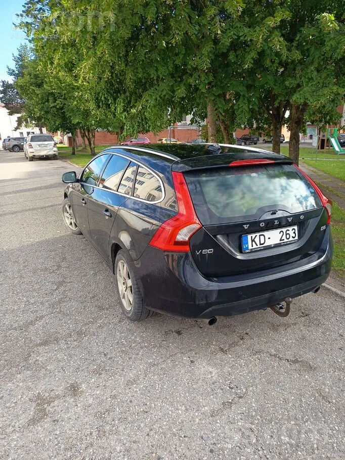 Volvo V60 2011 photo 2
