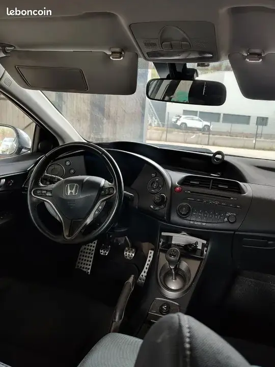 Honda Civic 2010 photo 3