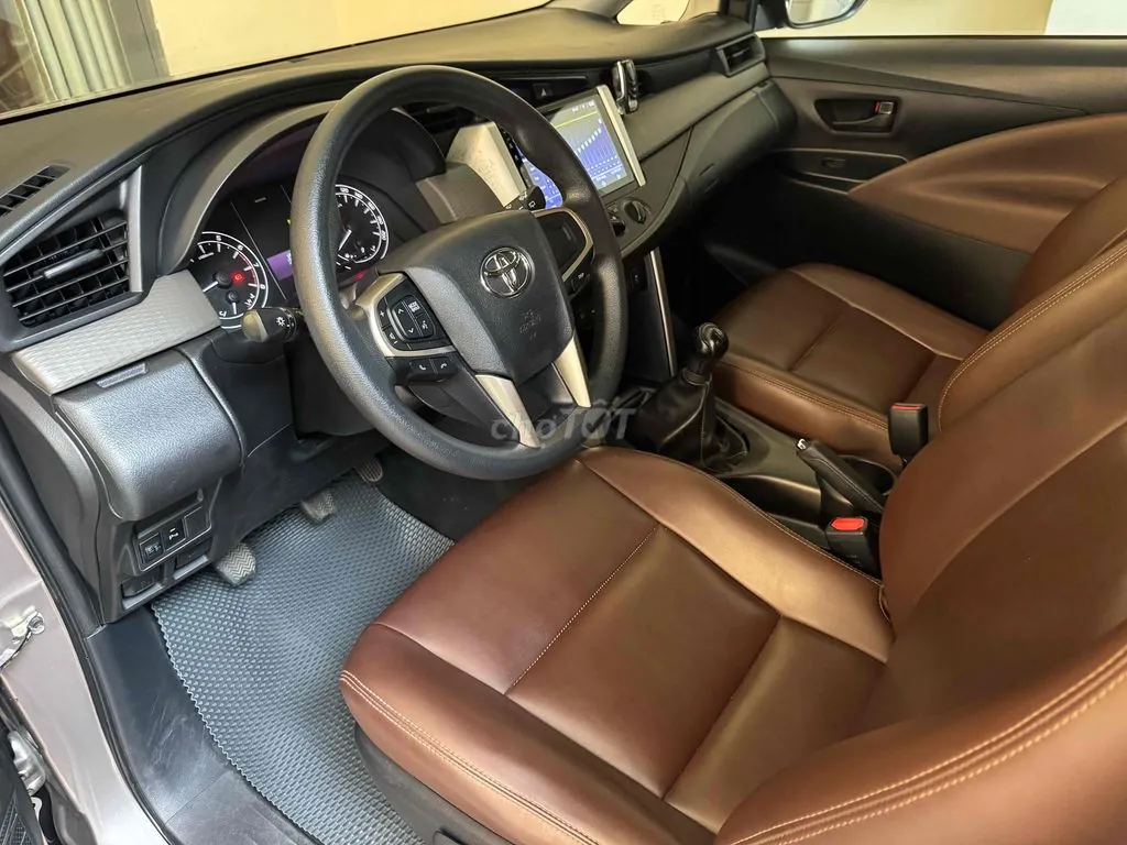 Toyota Innova 2022 photo 4