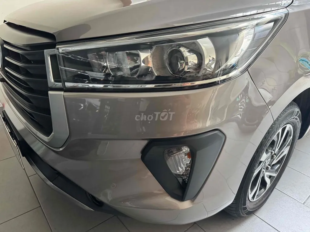 Toyota Innova 2022 photo 2