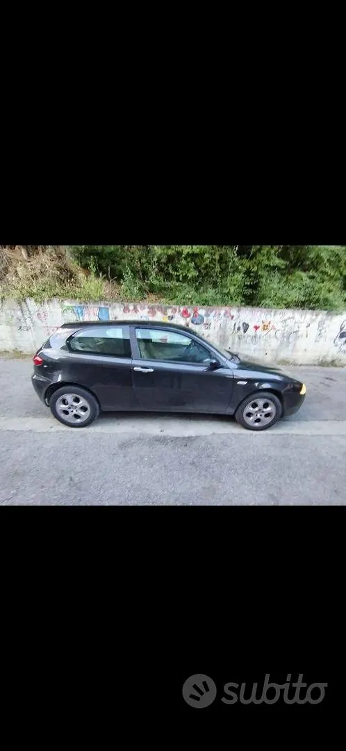 Alfa Romeo 147 2005 photo 2