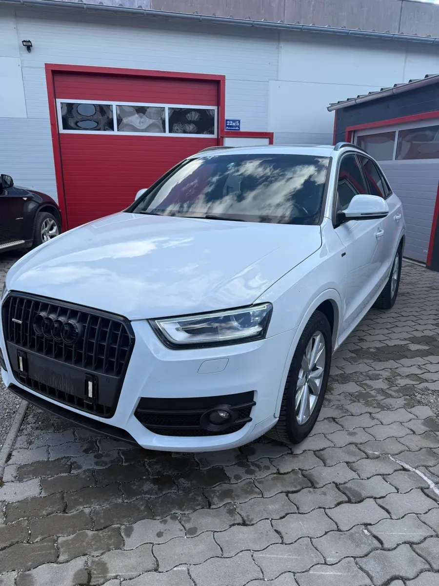 Audi Q3 2013 photo 2