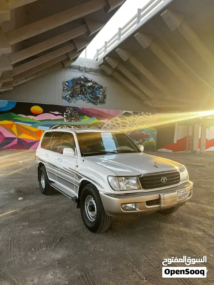 Toyota Land Cruiser 2000 photo 3