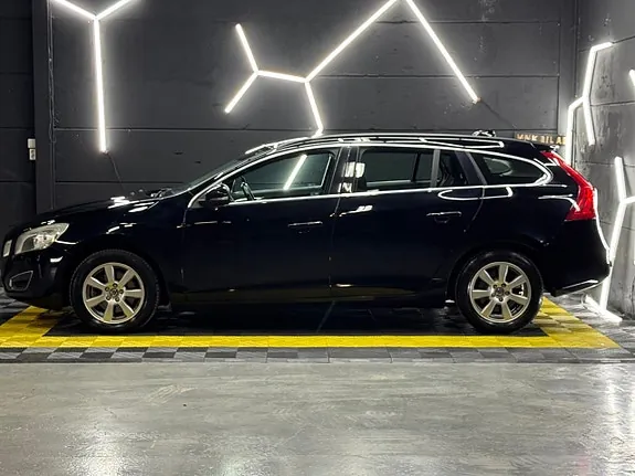 Volvo V60 2012 photo 4