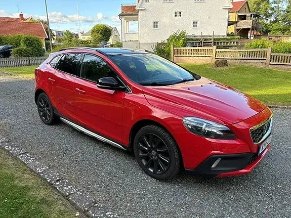 Volvo V40 Cross Country 2014 photo 2