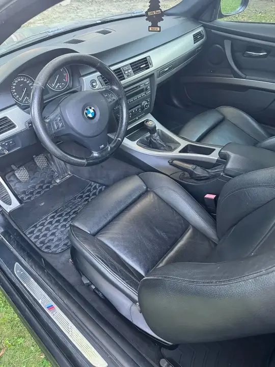 BMW 335I 2011 photo 4