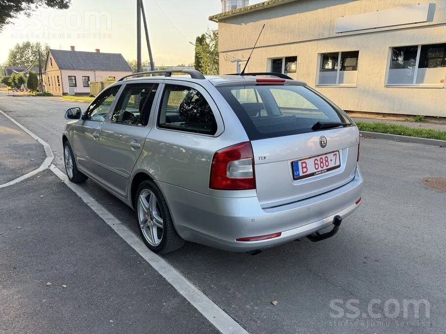 Skoda Octavia 2010 photo 4