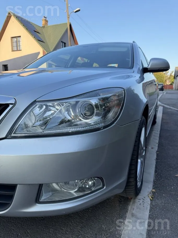 Skoda Octavia 2010 photo 2