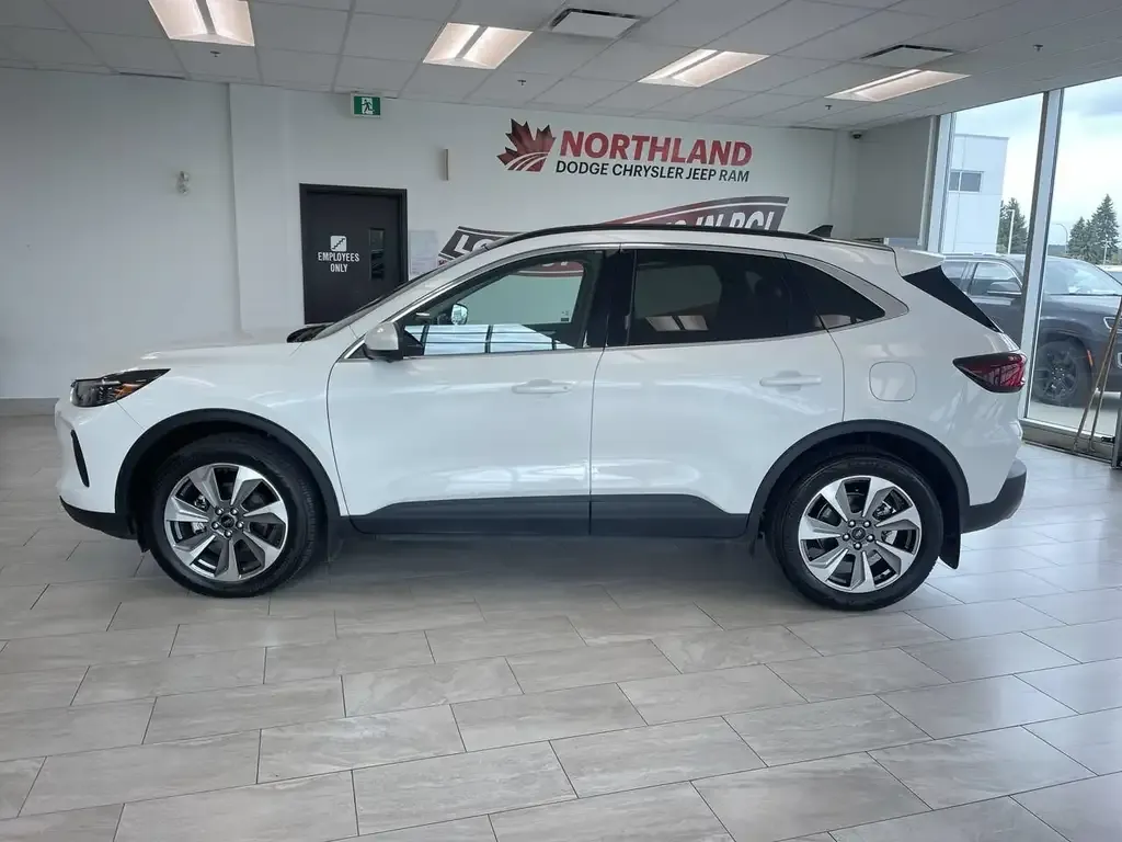 Ford Escape 2025 photo 2