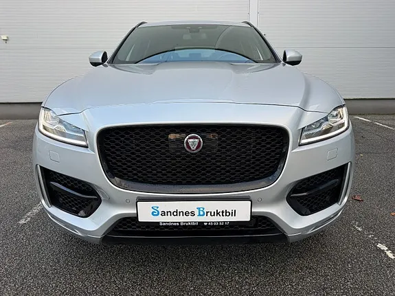Jaguar F-Pace 2017 photo 3