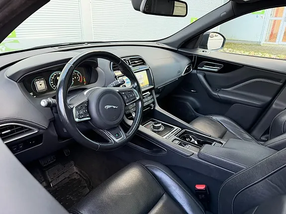 Jaguar F-Pace 2017 photo 5