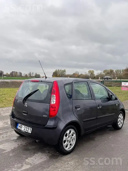 Mitsubishi Colt 2004 photo 5