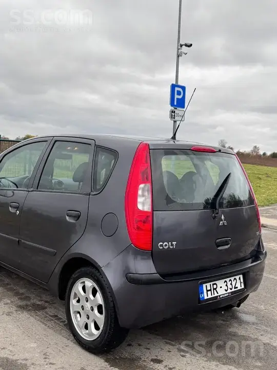 Mitsubishi Colt 2004 photo 2