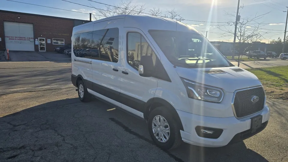 Ford Transit 2023 photo 2