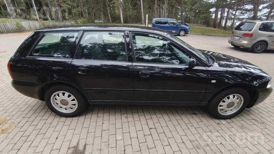 Audi A4 2000 photo 2