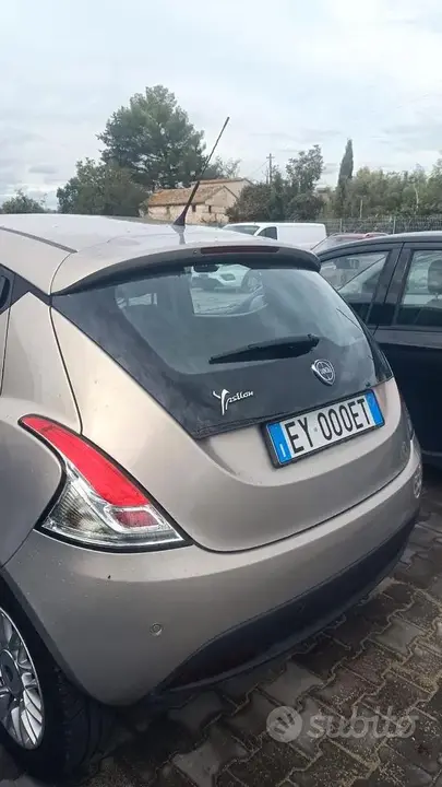 Lancia Ypsilon 2014 photo 2