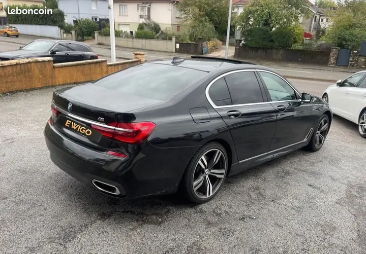 BMW 7 Series 2016 photo 2