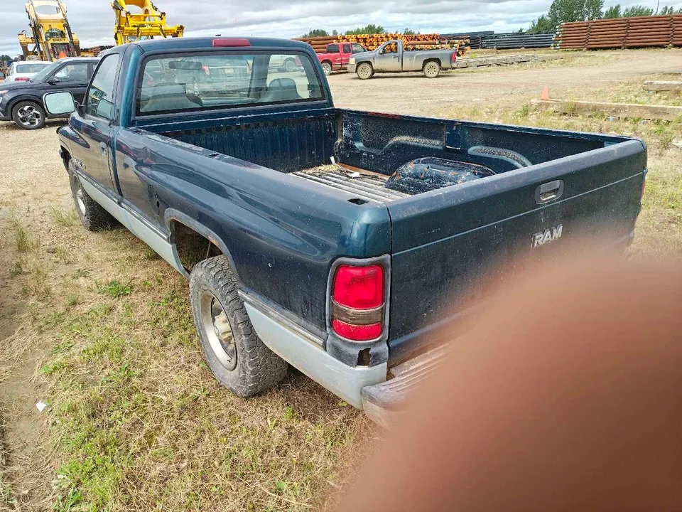 Dodge Ram 1500 1997 photo 2