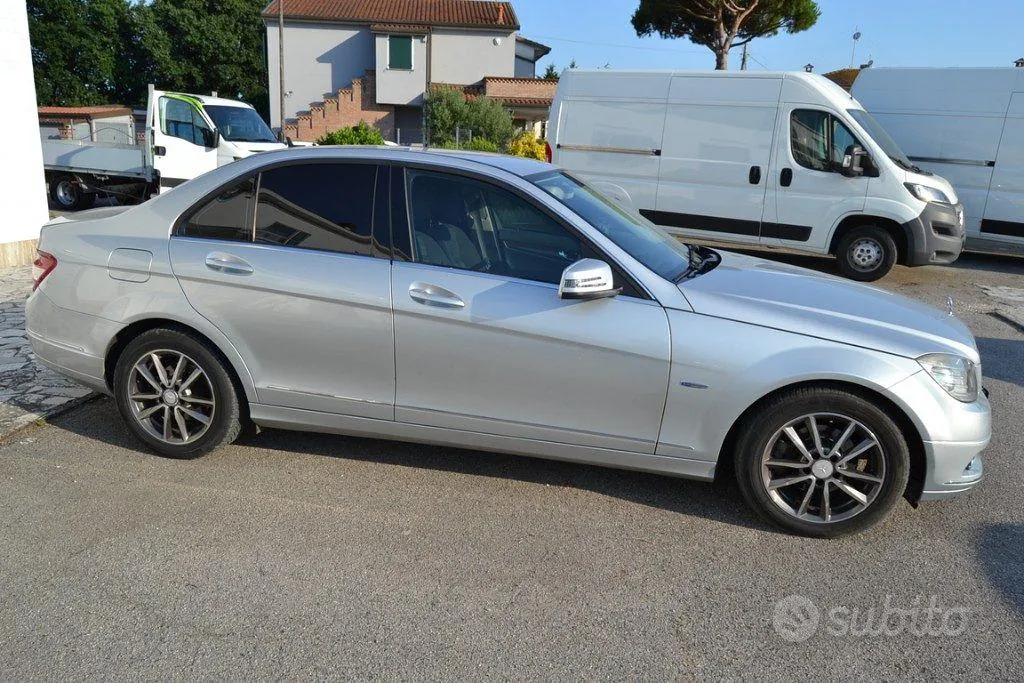 Mercedes-Benz C-Class 2010 photo 3