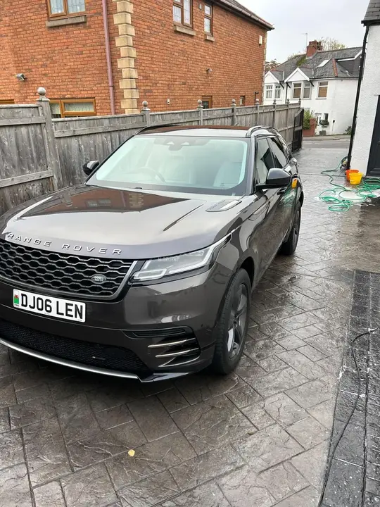 Land Rover Range Rover Velar 2023 photo 2