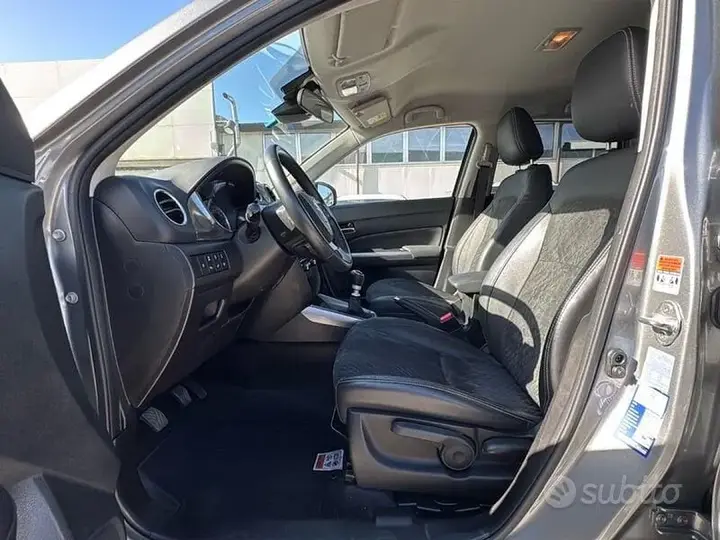 Suzuki Vitara 2023 photo 3