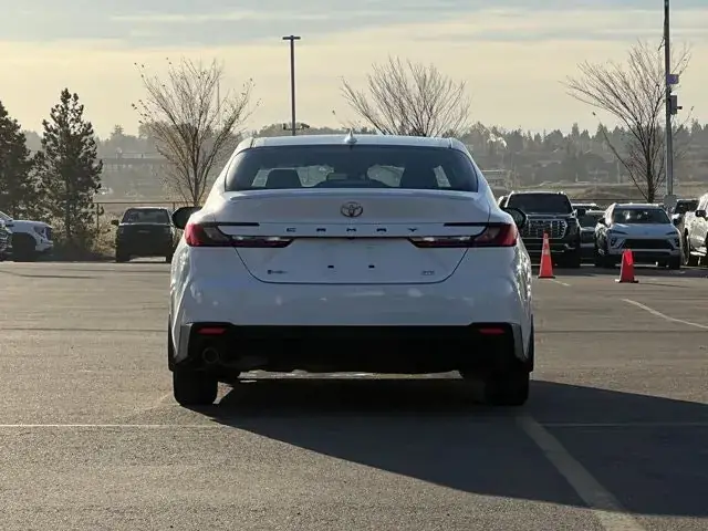 Toyota Camry 2025 photo 5