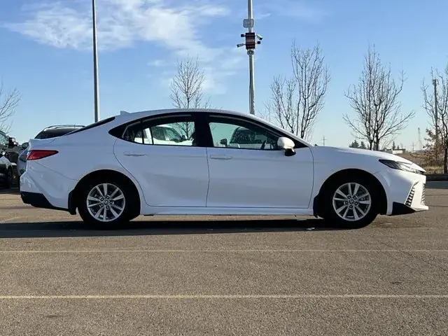 Toyota Camry 2025 photo 4