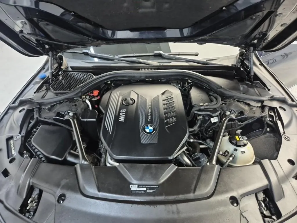 BMW 7 Series 2018 photo 5