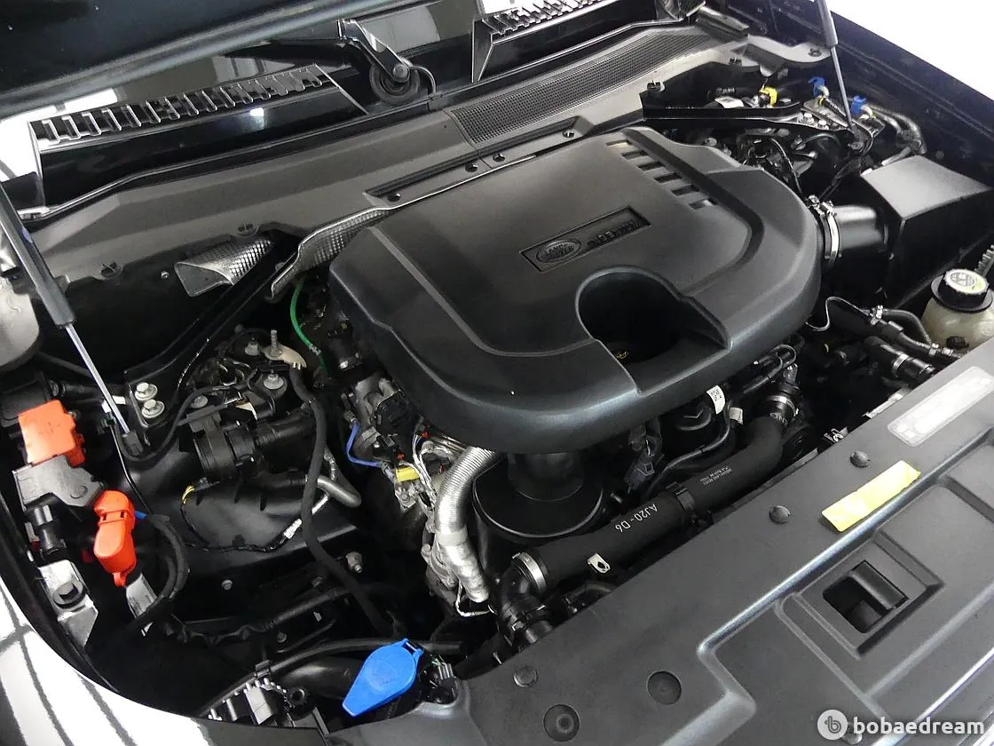 Land Rover Defender 2022 photo 5