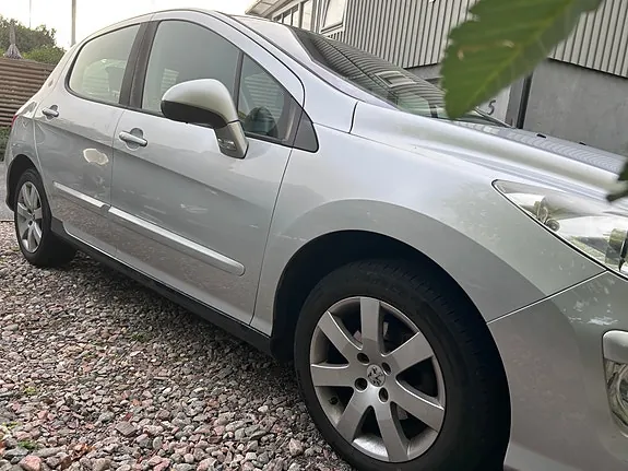 Peugeot 308 2009 photo 4