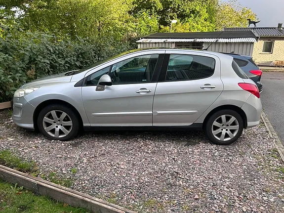 Peugeot 308 2009 photo 2