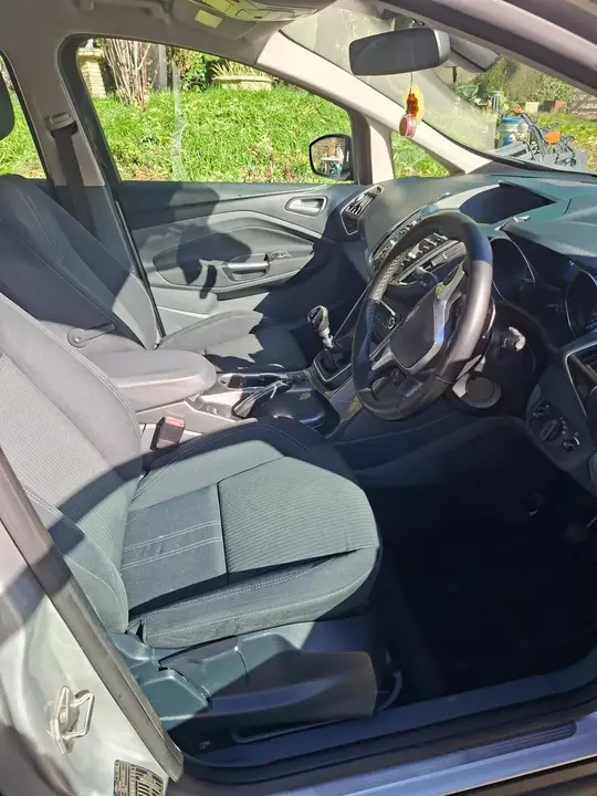 Ford C-Max 2012 photo 2