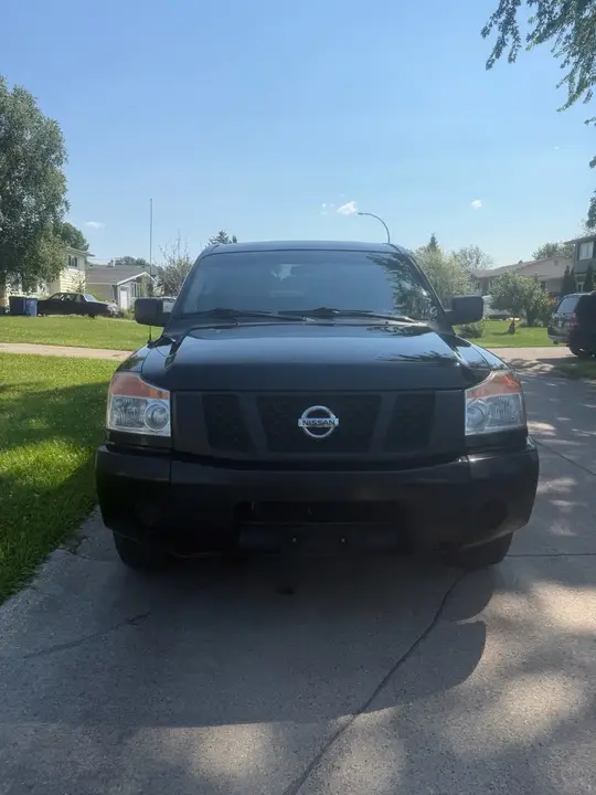 Nissan Titan 2015 photo 2