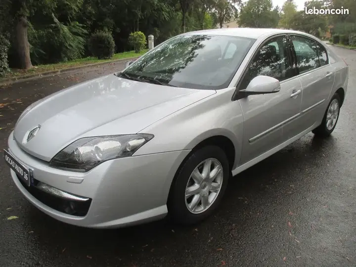 Renault Laguna 2010 photo 5