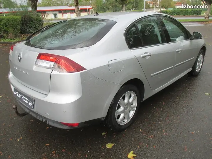 Renault Laguna 2010 photo 3