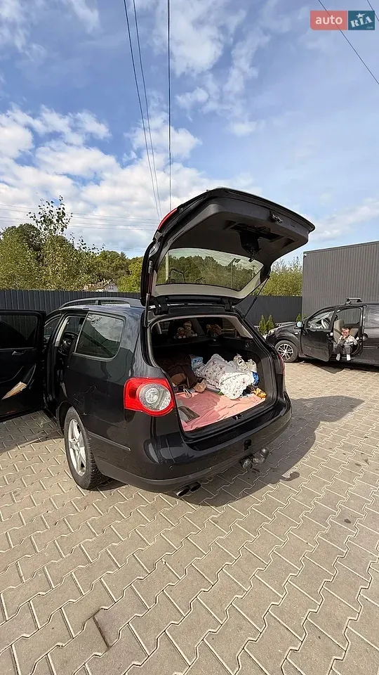 Volkswagen Passat 2009 photo 2